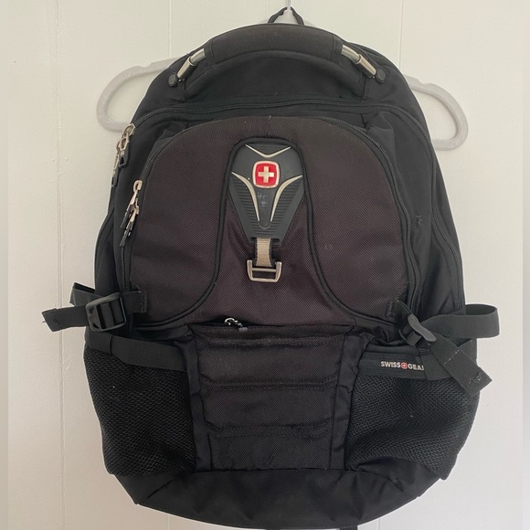 SwissGear Other - SWISSGEAR 2769 ScanSmart Laptop Backpack in Black